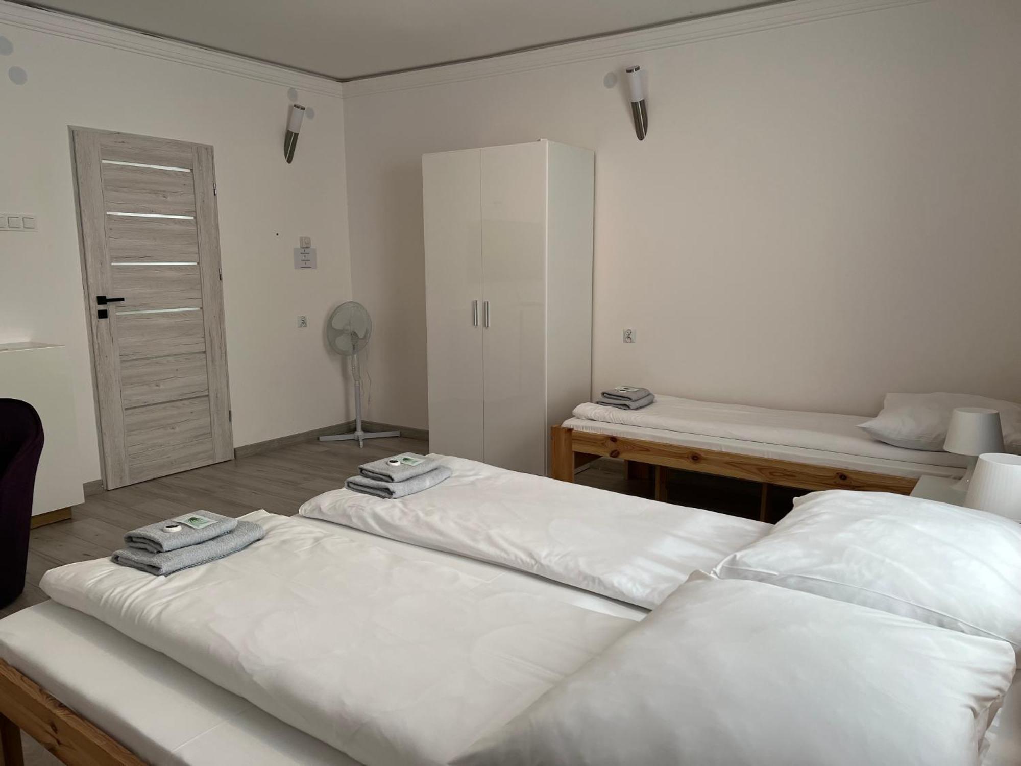 Etna 3 Dom Z Parkingiem Rzeszow Morgowa Appartement Buitenkant foto